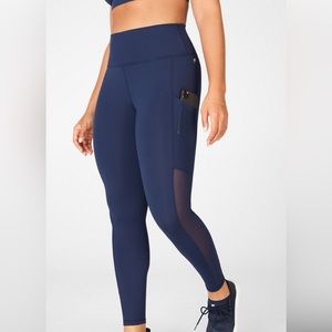 Fabletics On-The-Go Powerhold High Waisted Pocket Legging Size M